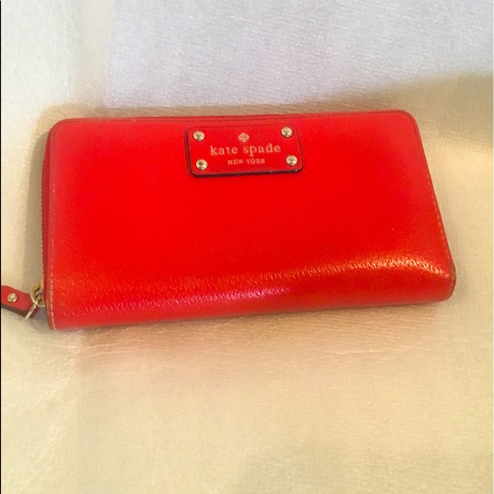 Large Kate Spade Wallet Wristlet.